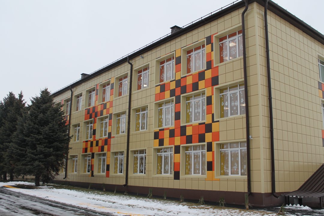 В поселке Чертково открыли школу после капитального ремонта